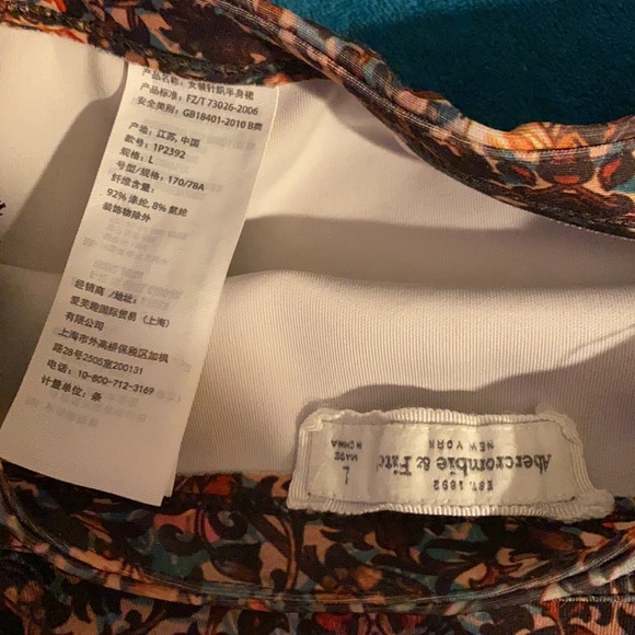 Abercrombie & Fitch Scuba knit Skater Skirt - L new condition. Worn once . - Picture 5 of 8